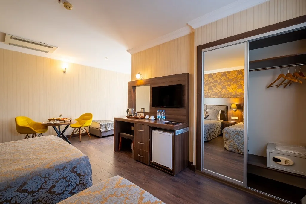 Quad Room